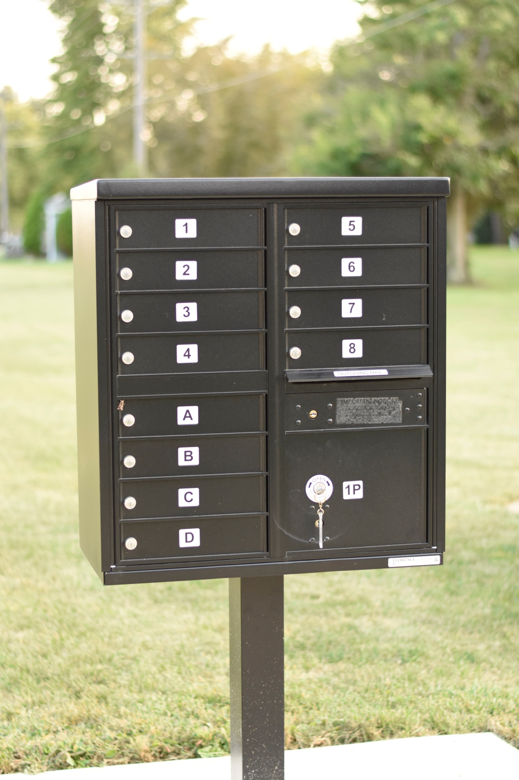 Secure keyed mailbox